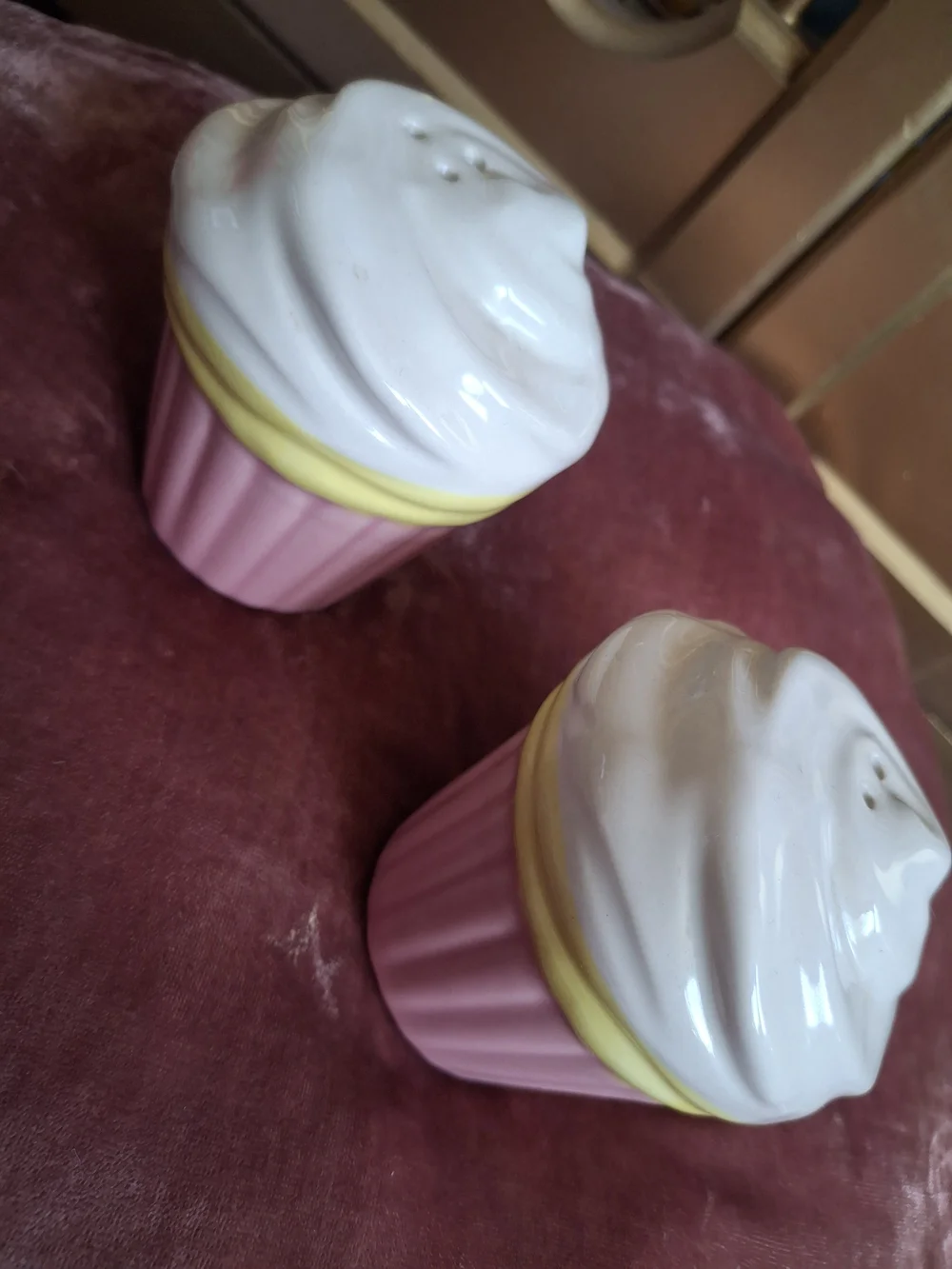 Vintage Pink & White Cupcake Salt & Pepper Shakers Set Of 2 Retro Kitchen Cute